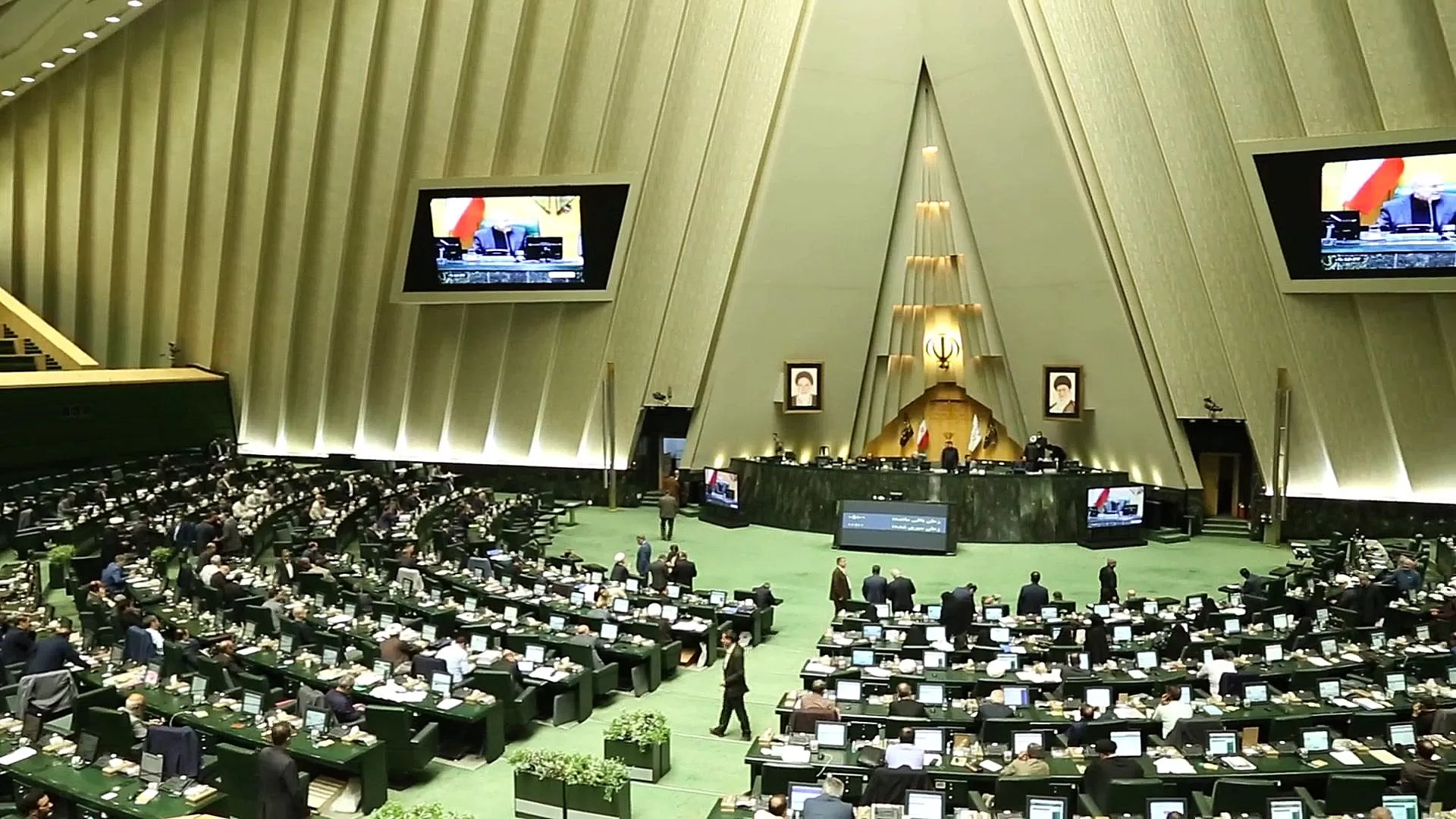اصلاح موضوع محاسبه و اعلام نرخ خرید و فروش ارز توسط بانک مرکزی