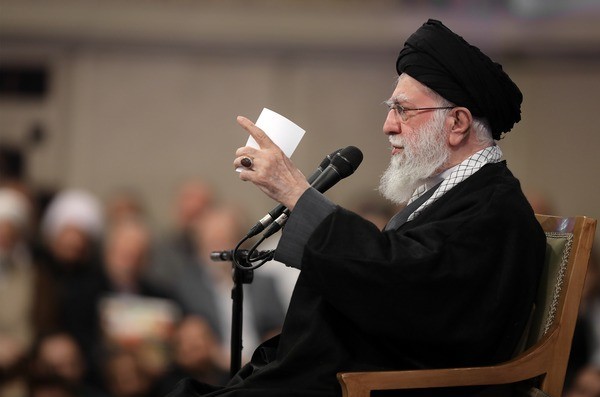 بیانات رهبر معظم انقلاب اسلامی در دیدار روز میلاد امیرالمؤمنین(ع) و در سالگرد شهید سلیمانی